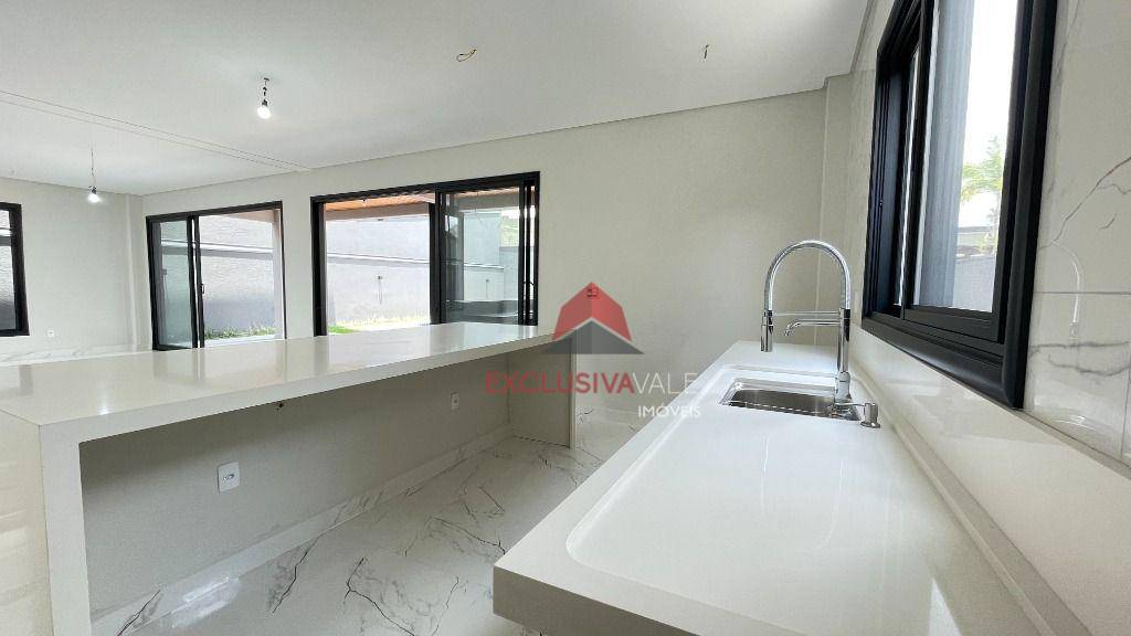 Casa de Condomínio à venda com 4 quartos, 350m² - Foto 17