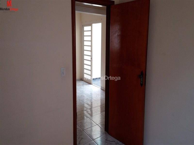 Casa à venda com 2 quartos, 180m² - Foto 7