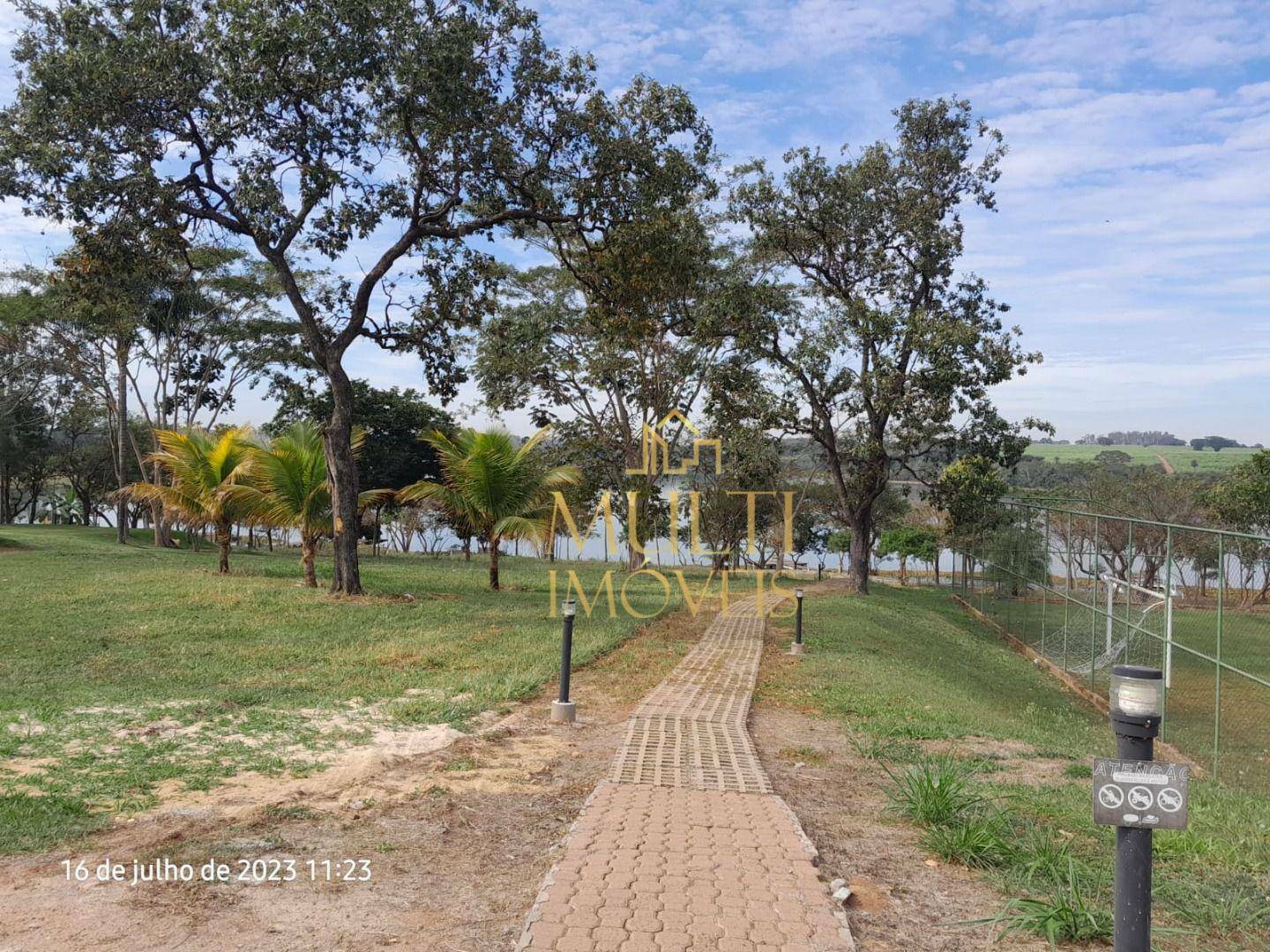 Chácara à venda com 3 quartos, 242m² - Foto 18