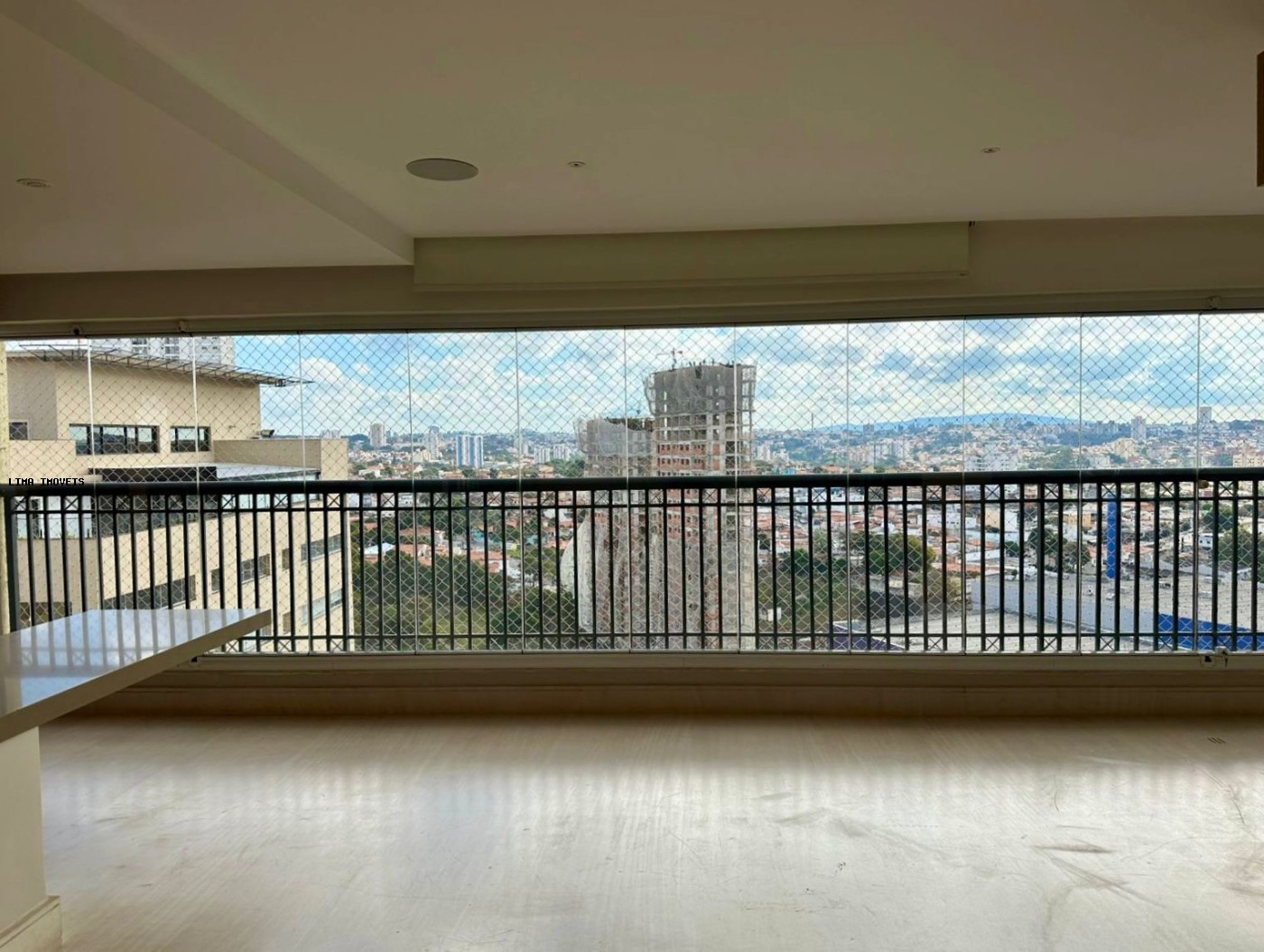 Apartamento para alugar com 3 quartos, 214m² - Foto 3