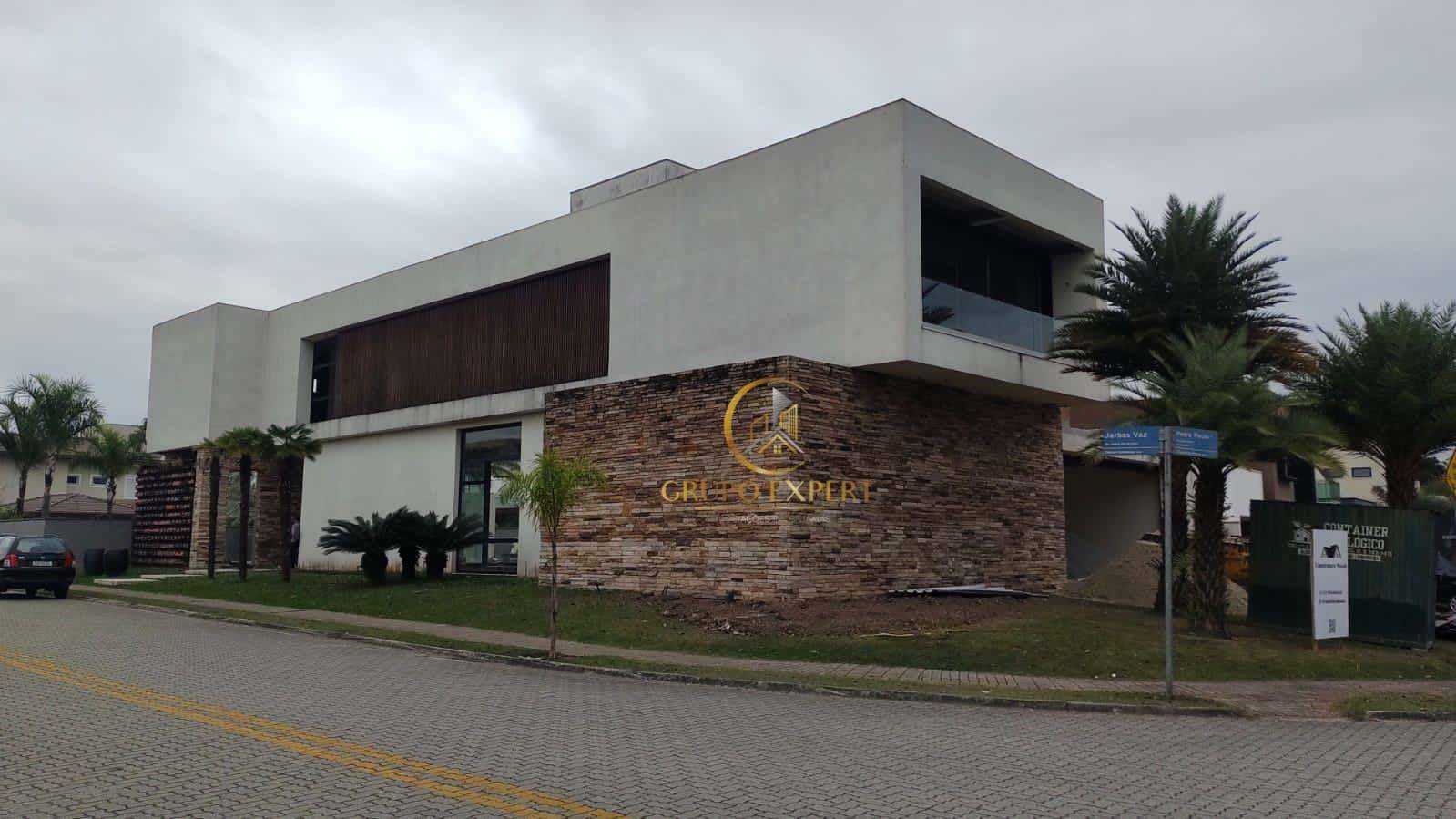 Sobrado à venda com 5 quartos, 800m² - Foto 1
