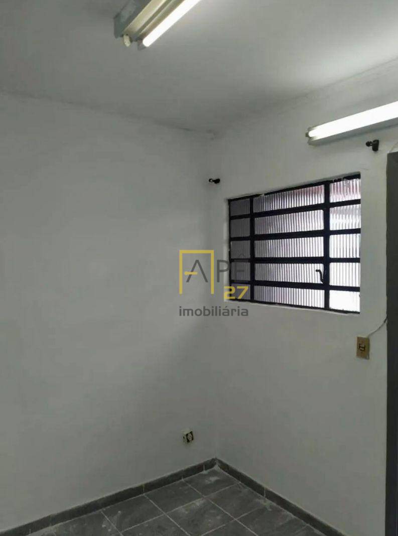 Casa para alugar com 2 quartos, 50m² - Foto 3