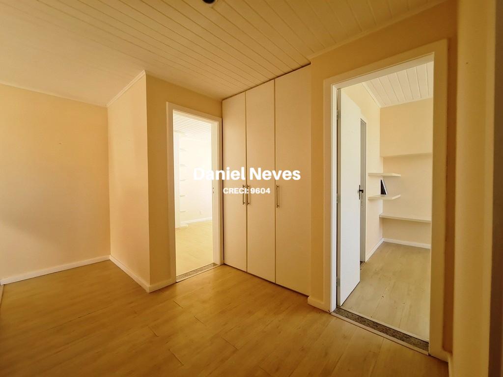 Casa à venda com 4 quartos, 323m² - Foto 17