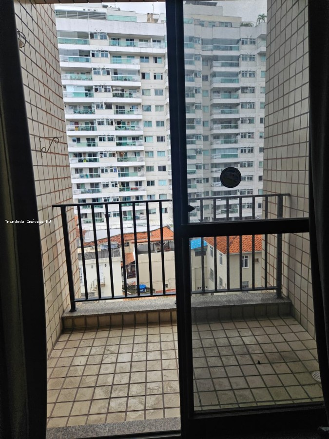 Apartamento à venda com 2 quartos, 115m² - Foto 2
