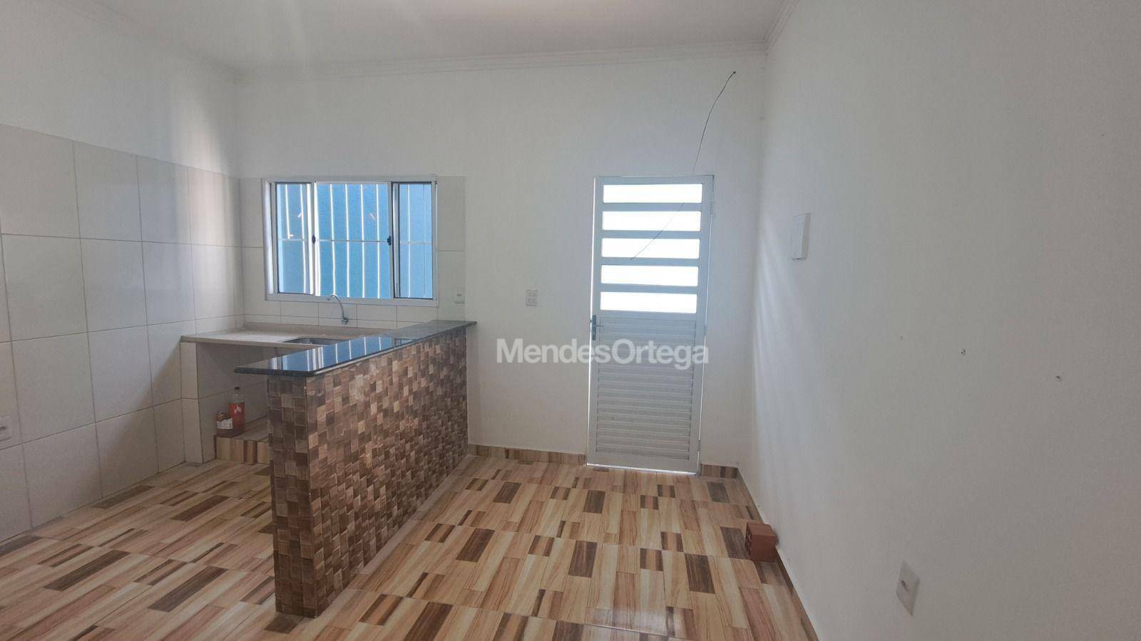 Casa à venda e aluguel com 2 quartos, 60m² - Foto 8