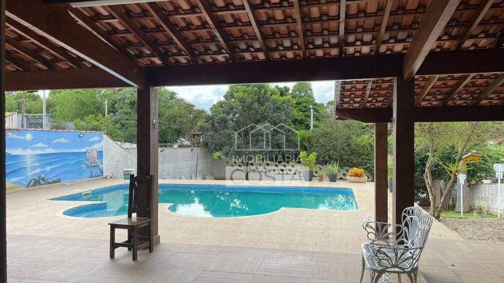 Chácara à venda com 3 quartos, 160m² - Foto 1