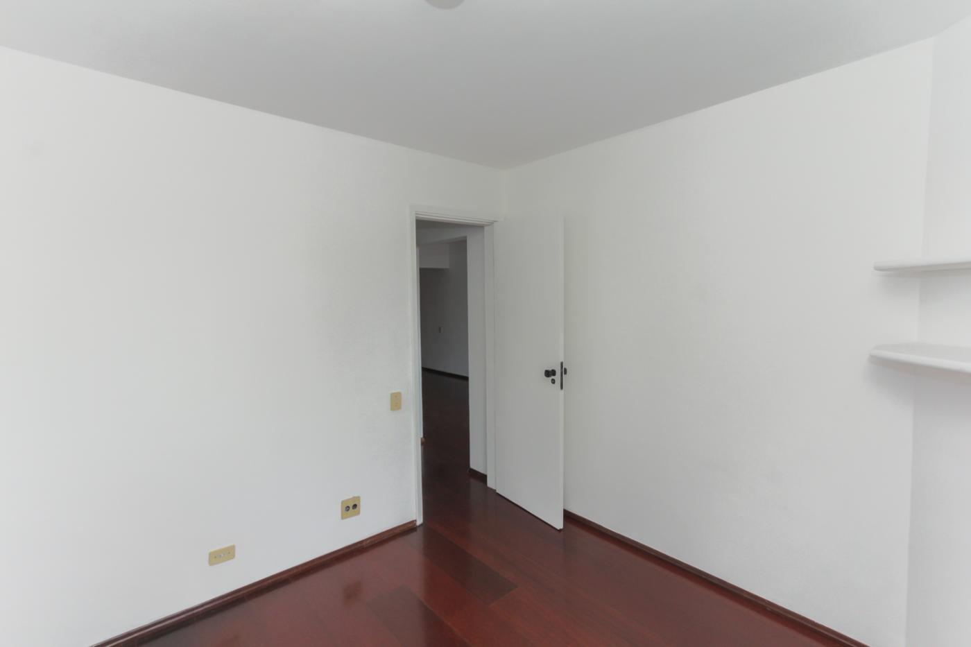 Apartamento para alugar com 2 quartos, 65m² - Foto 10