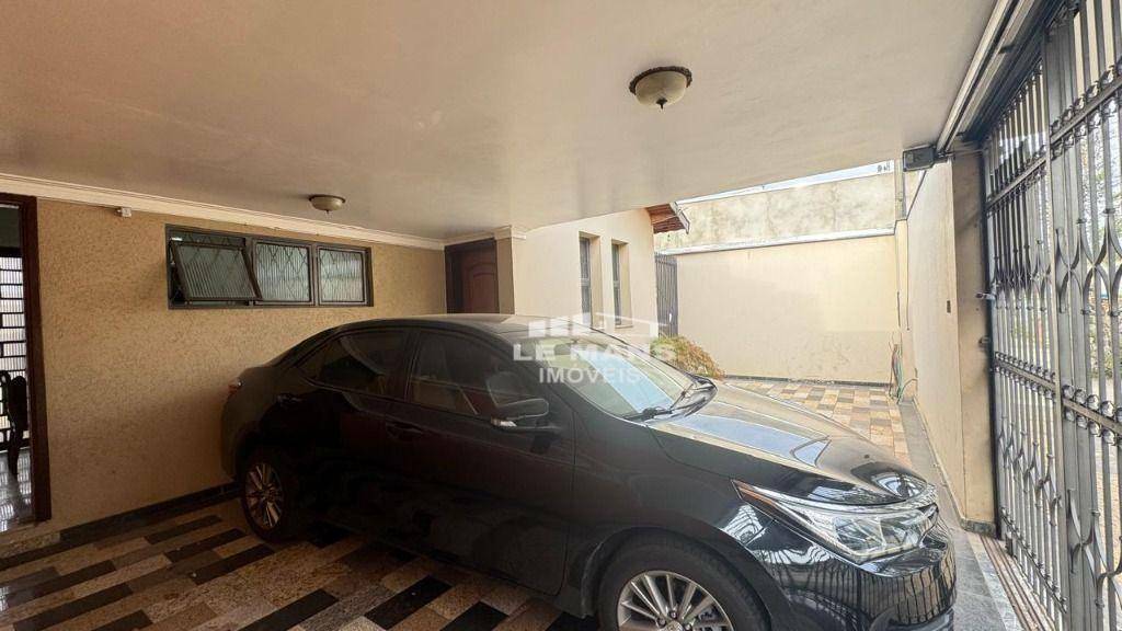 Casa à venda com 3 quartos, 180m² - Foto 2