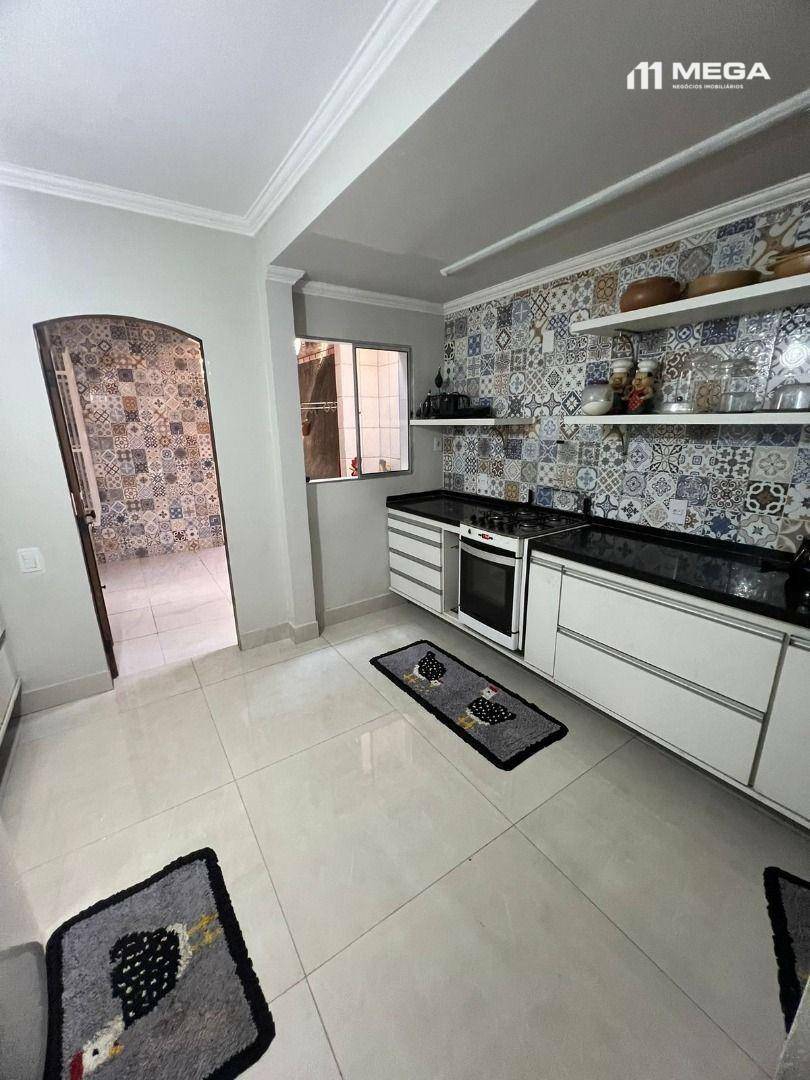 Casa à venda com 3 quartos, 349m² - Foto 14