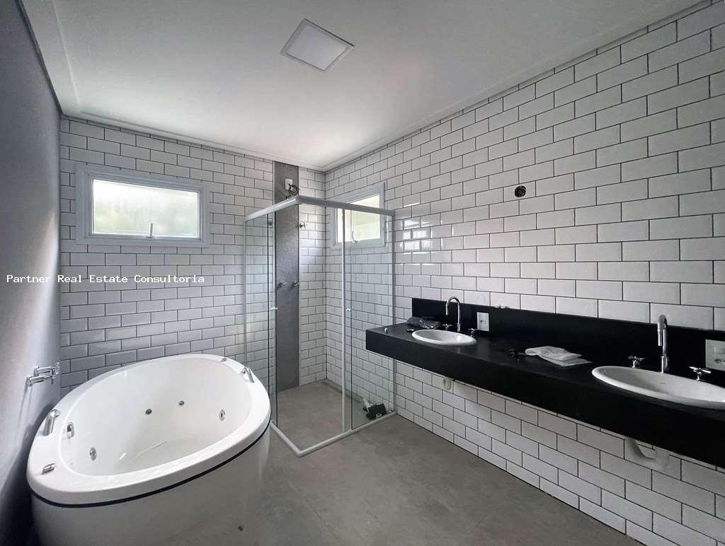 Casa à venda com 4 quartos, 1987m² - Foto 30