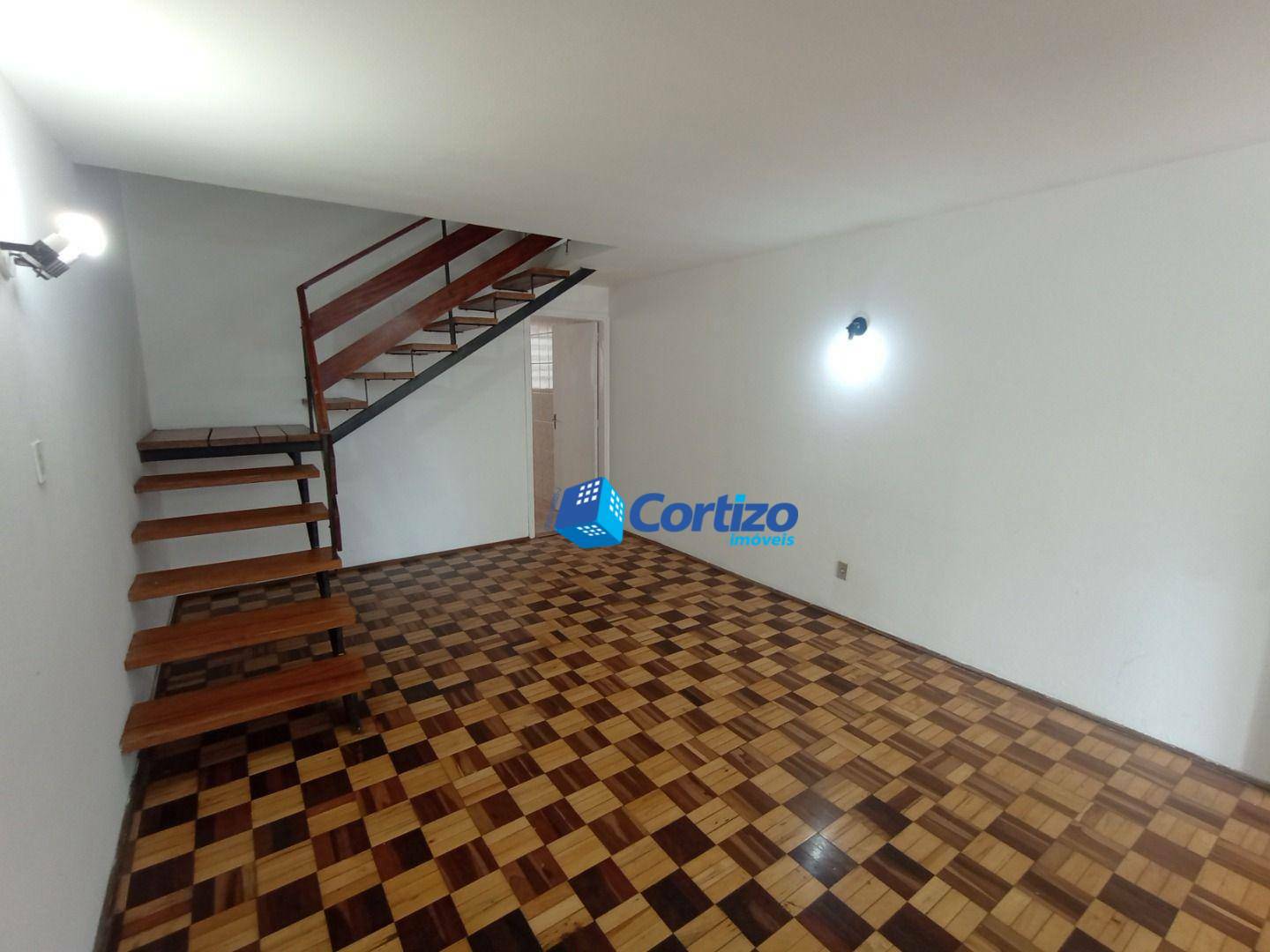 Casa para alugar com 2 quartos, 100m² - Foto 3