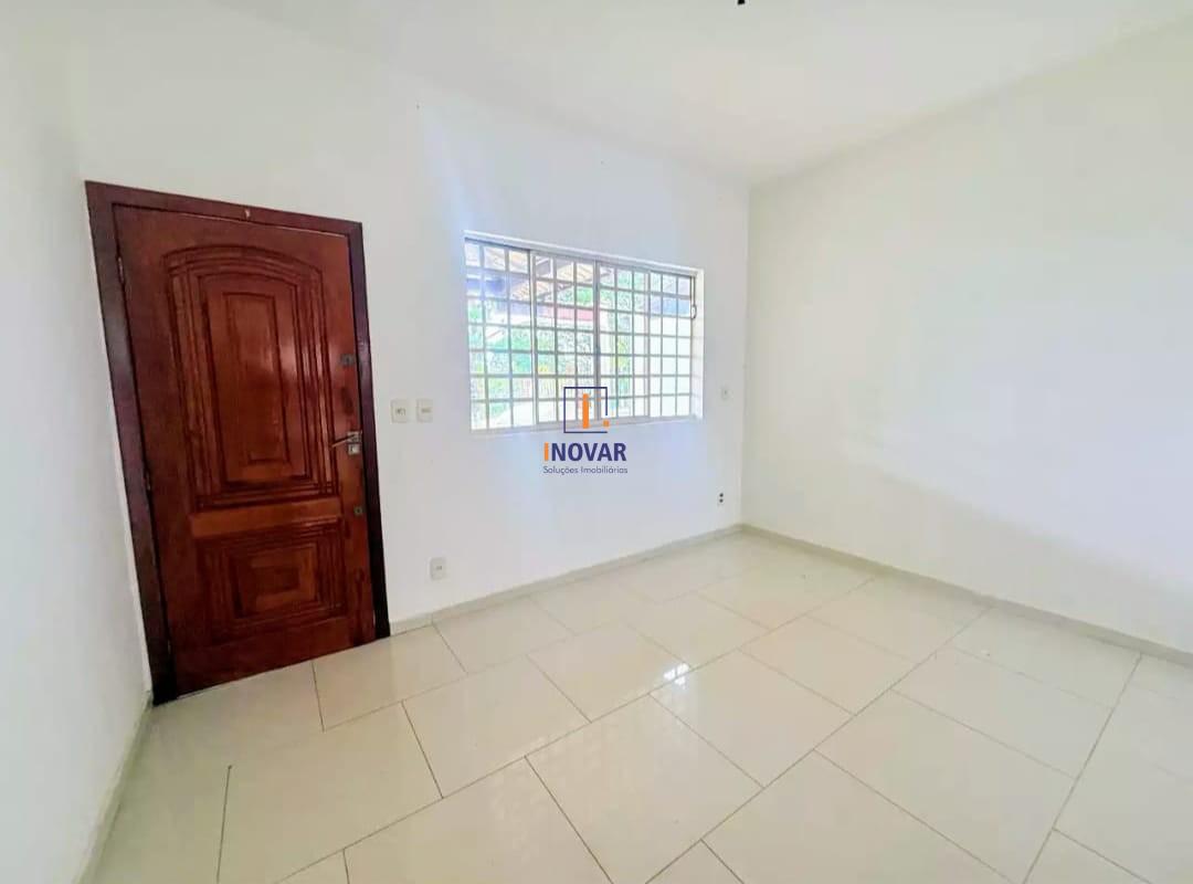 Casa à venda com 3 quartos, 360m² - Foto 2