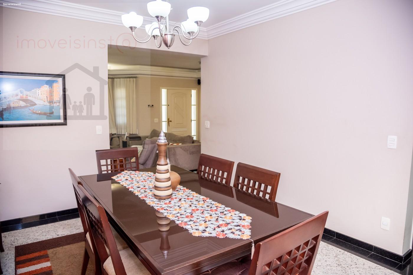 Casa de Condomínio à venda com 4 quartos, 298m² - Foto 4