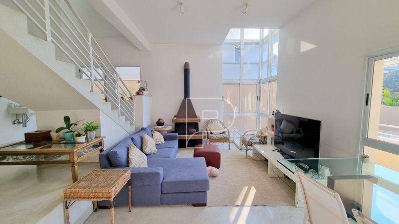 Casa de Condomínio à venda com 4 quartos, 362m² - Foto 1