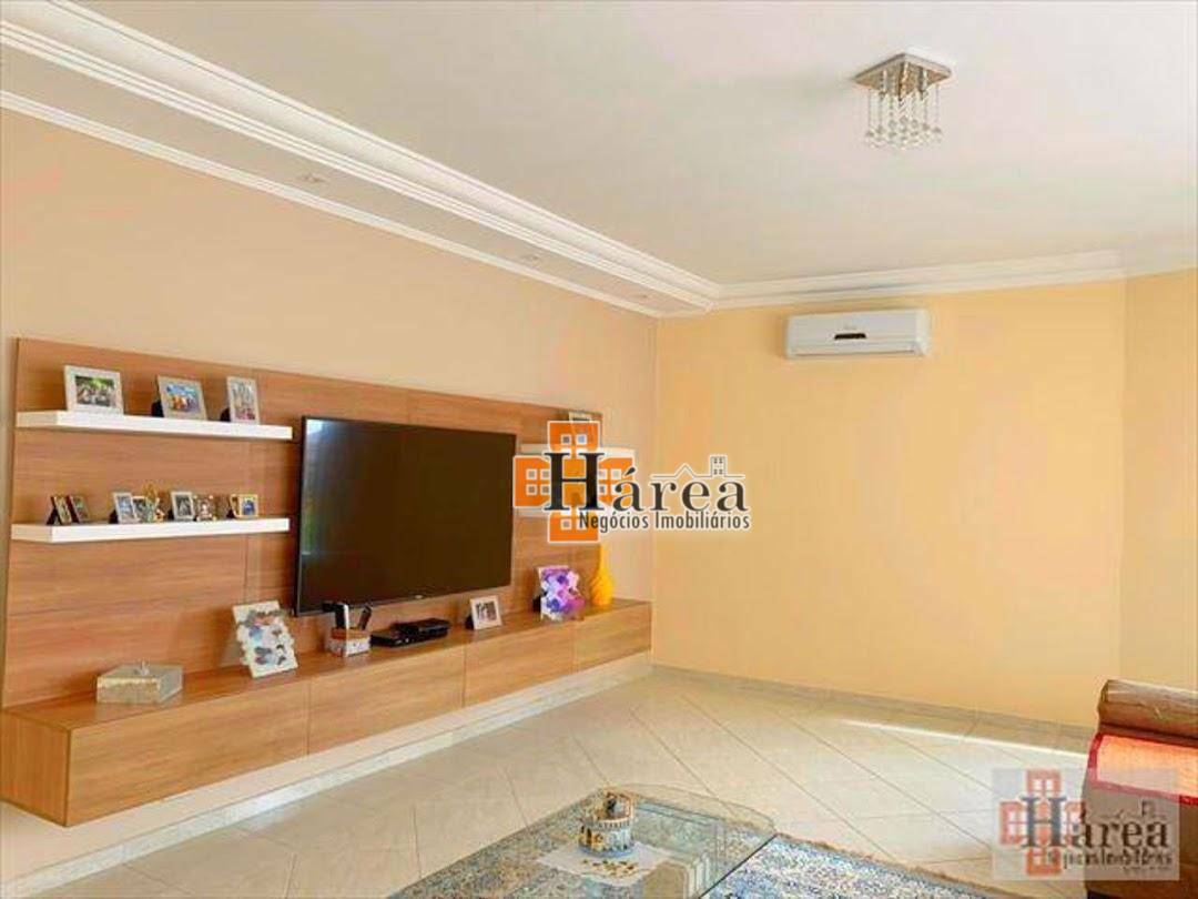 Casa para alugar com 3 quartos, 300m² - Foto 20