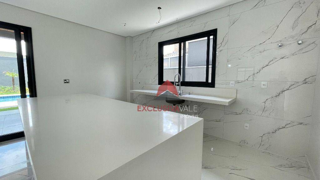 Casa de Condomínio à venda com 4 quartos, 350m² - Foto 18