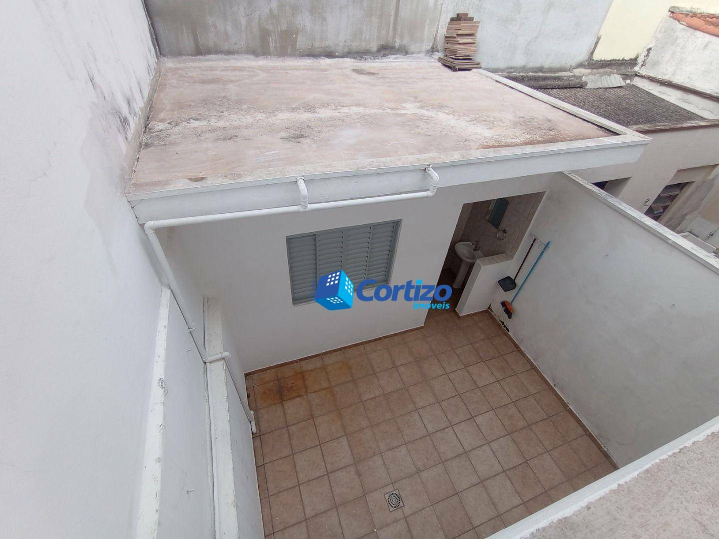 Casa para alugar com 2 quartos, 100m² - Foto 18