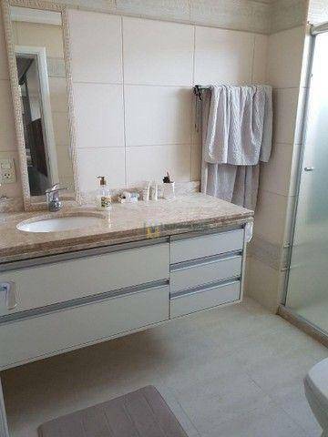 Apartamento para alugar com 3 quartos, 180m² - Foto 11