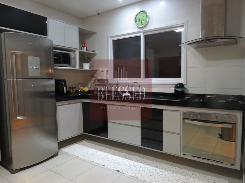 Sobrado à venda com 4 quartos, 236m² - Foto 9