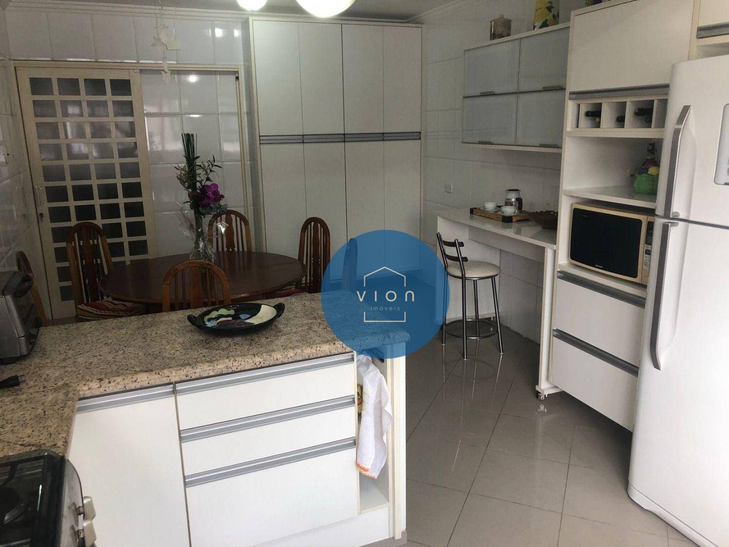 Casa à venda e aluguel com 3 quartos, 185m² - Foto 13