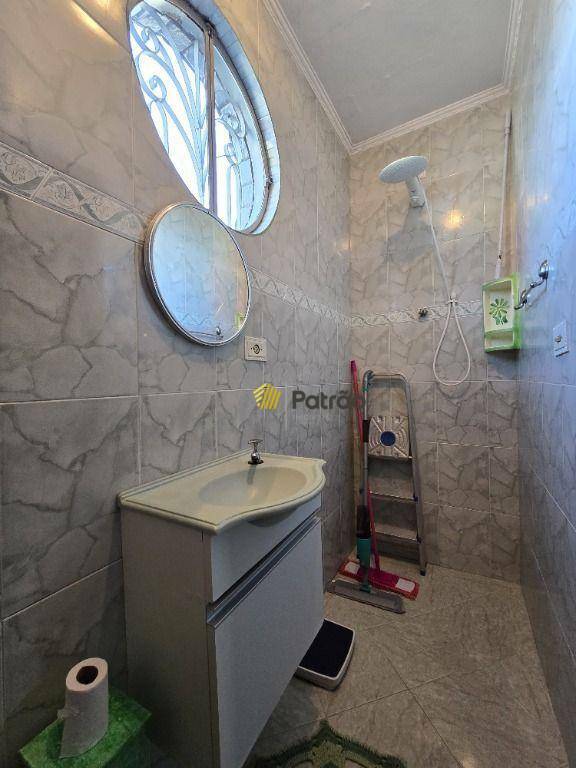 Sobrado à venda com 3 quartos, 200m² - Foto 12