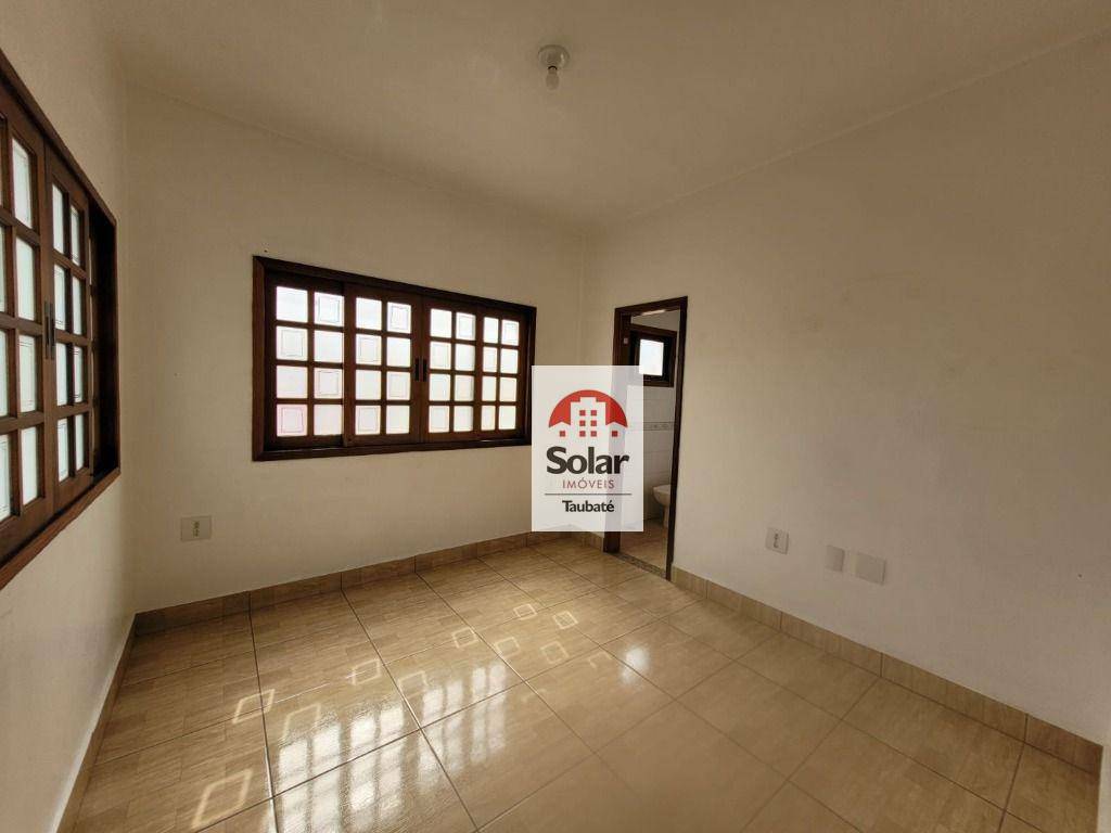 Casa à venda com 6 quartos, 240m² - Foto 6