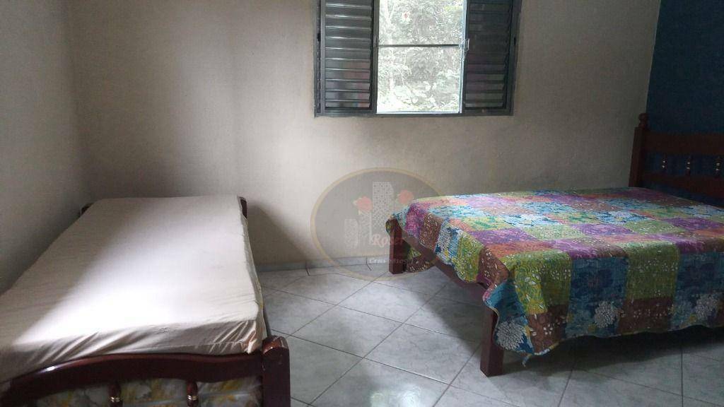 Casa à venda e aluguel com 3 quartos, 200m² - Foto 3