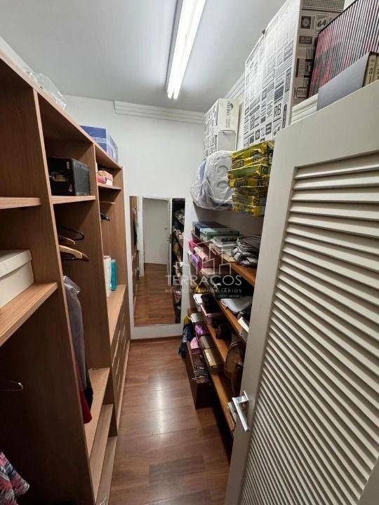 Apartamento para alugar com 3 quartos, 165m² - Foto 8