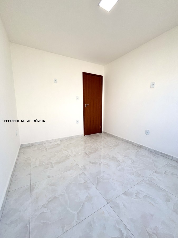 Casa à venda com 2 quartos, 6m² - Foto 11