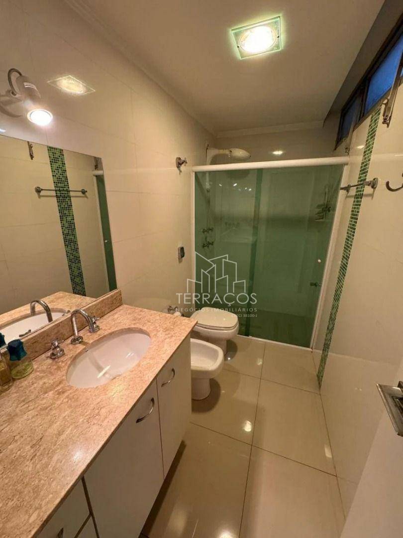 Apartamento para alugar com 3 quartos, 165m² - Foto 11