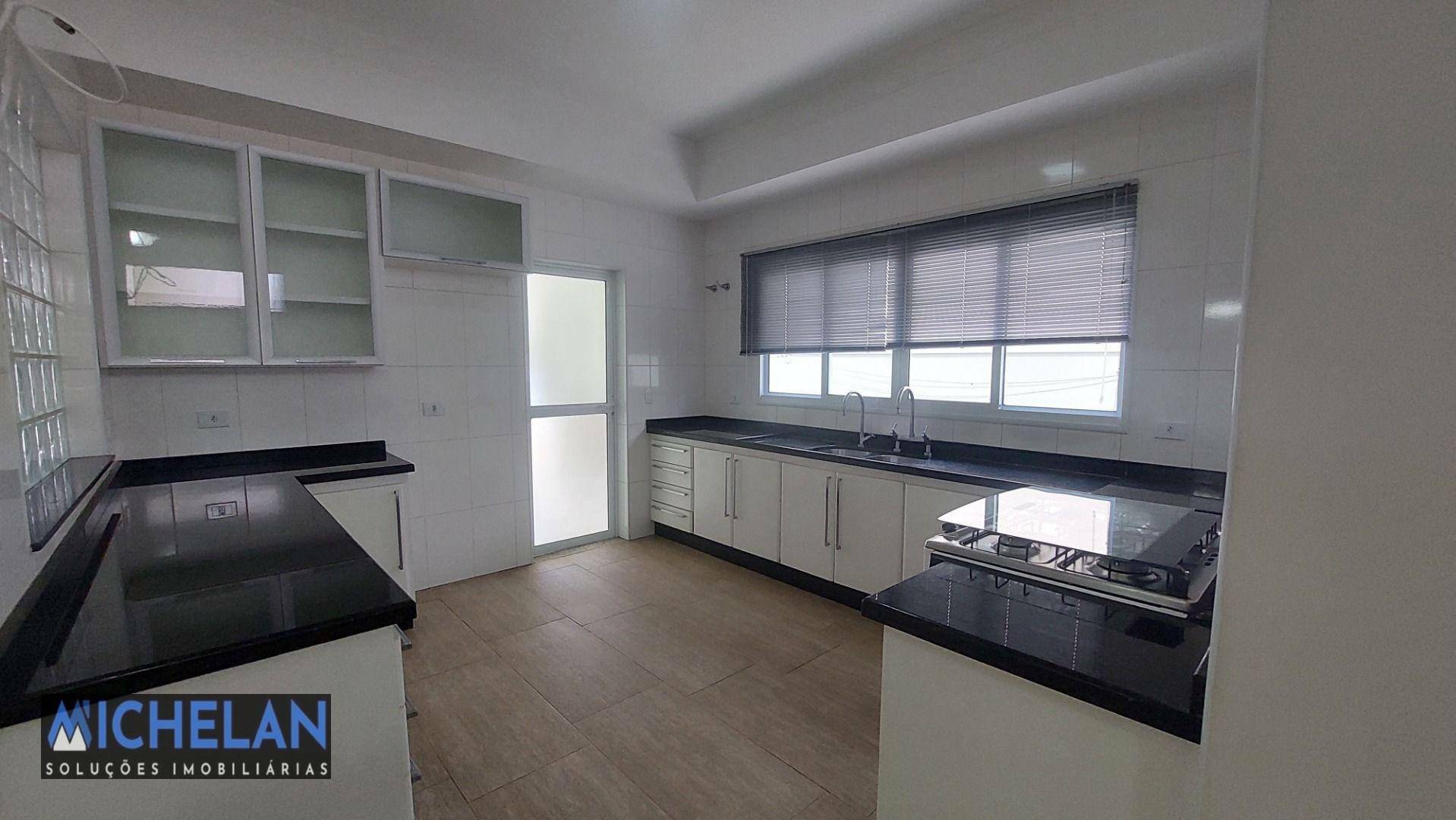 Casa de Condomínio para alugar com 3 quartos, 348m² - Foto 10