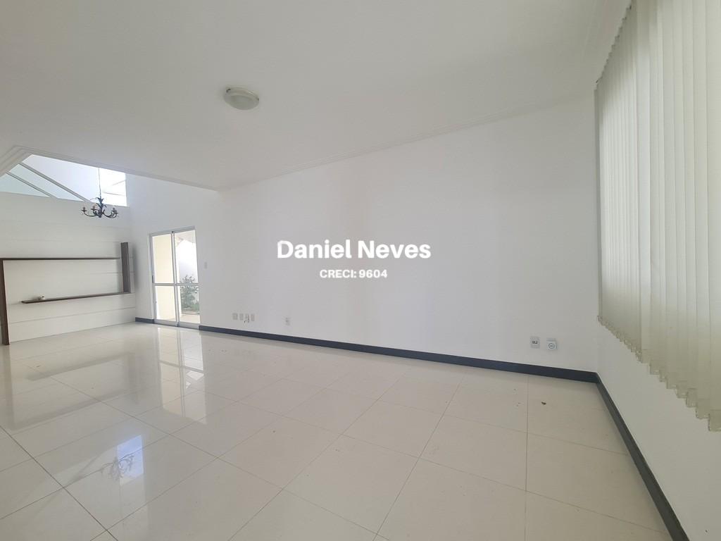 Casa de Condomínio à venda com 5 quartos, 280m² - Foto 5