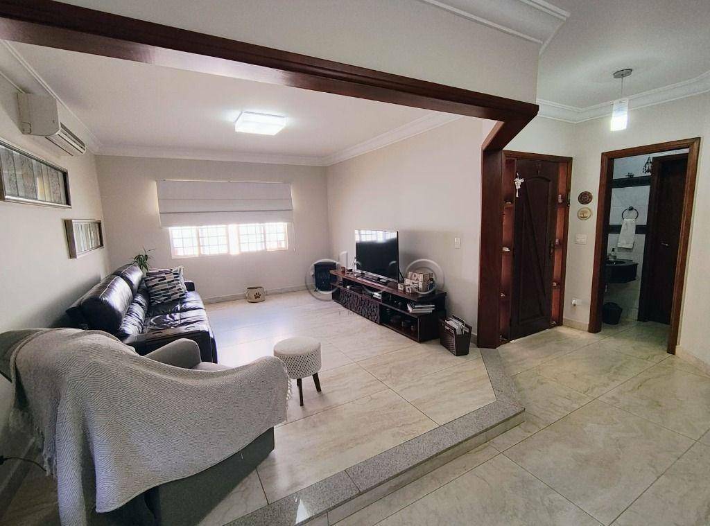 Casa à venda com 3 quartos, 237m² - Foto 9