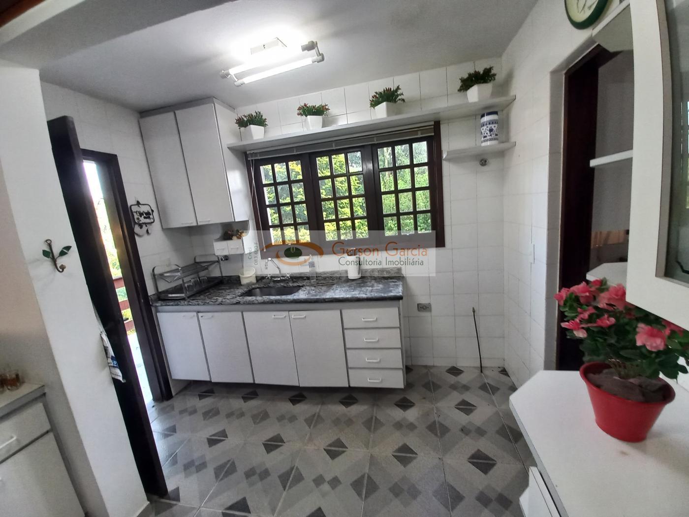 Casa de Condomínio para alugar com 3 quartos, 370m² - Foto 17