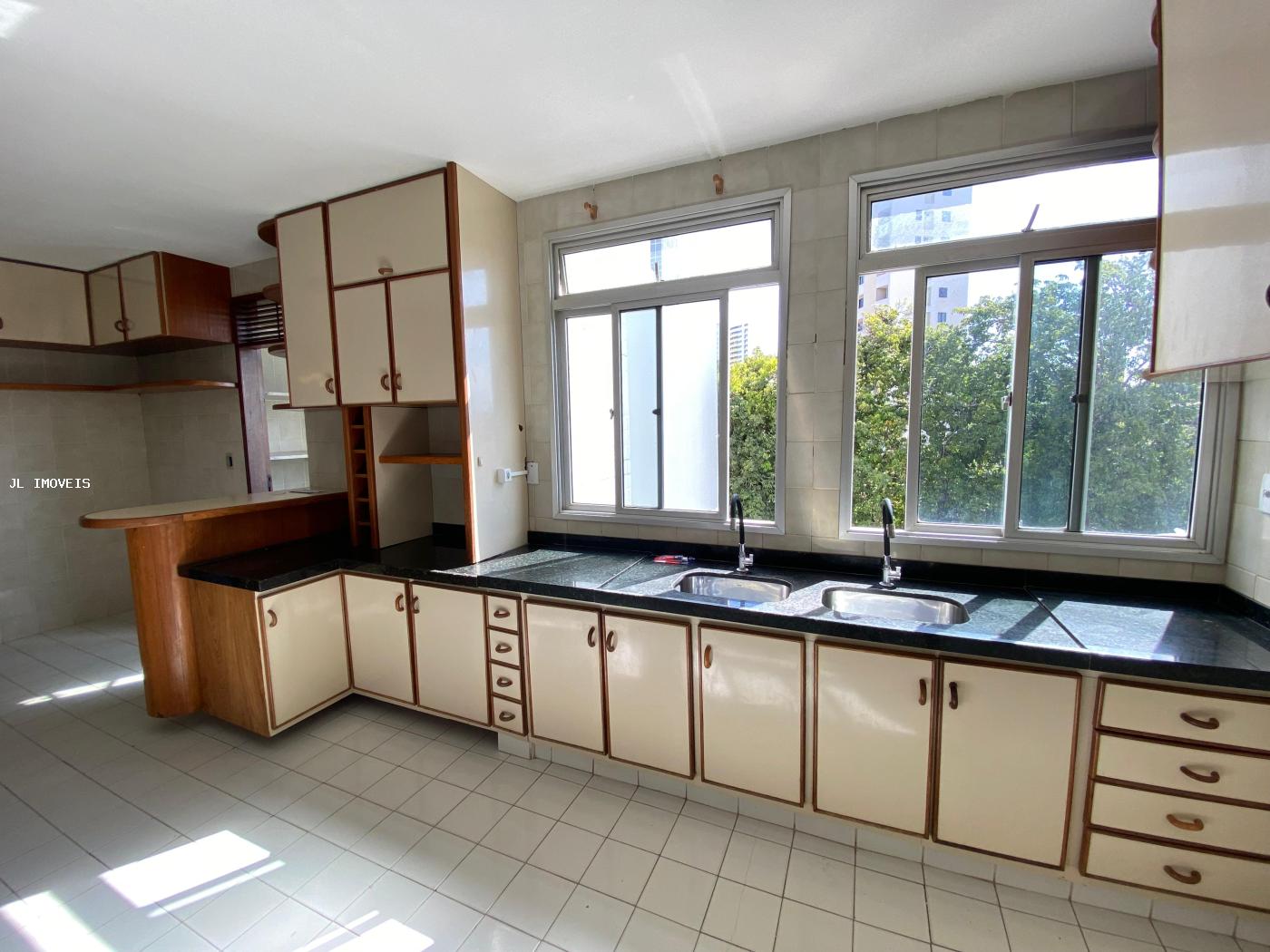 Apartamento à venda com 3 quartos, 187m² - Foto 7