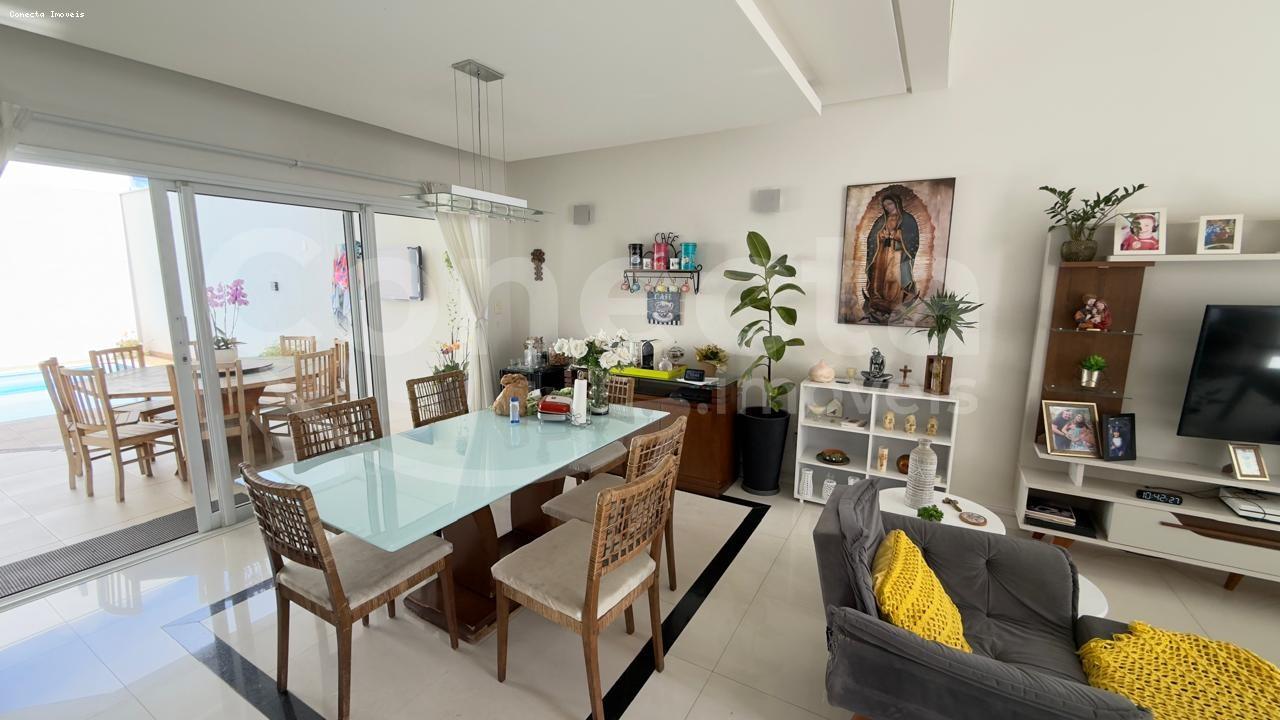 Casa de Condomínio à venda com 3 quartos, 228m² - Foto 13