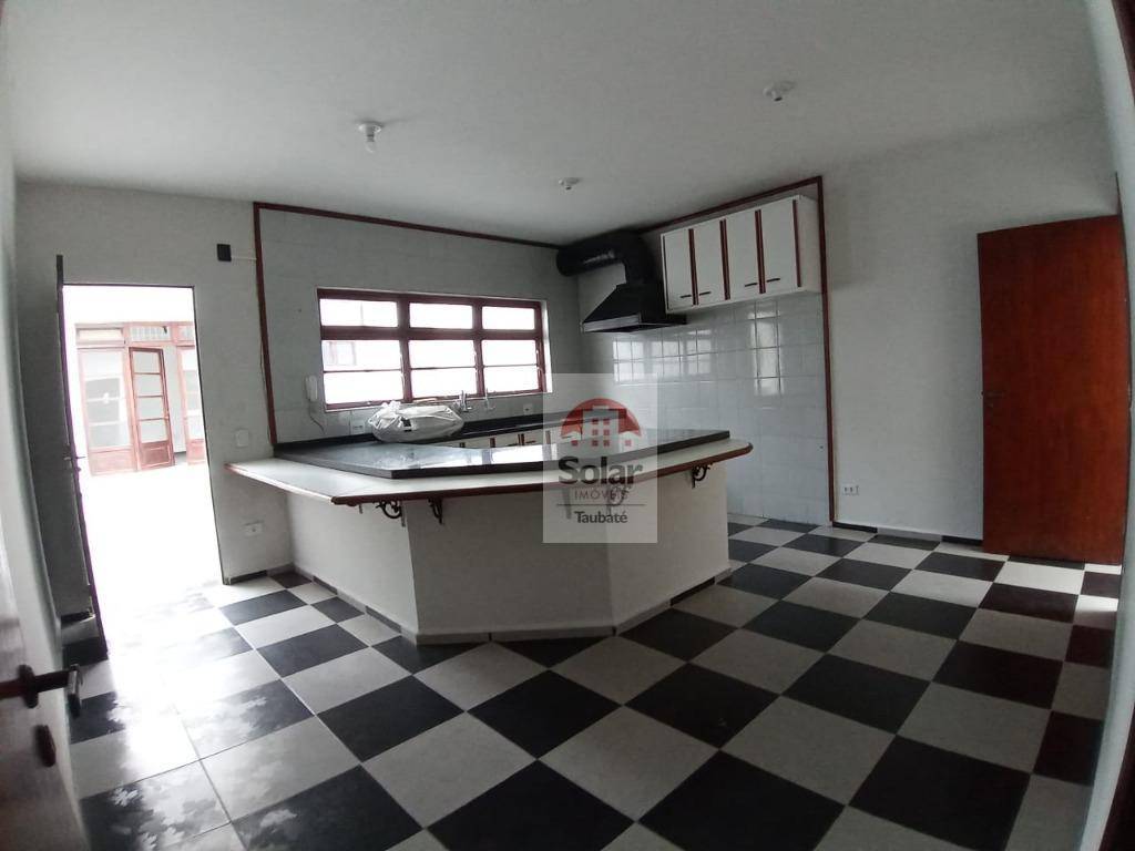 Casa para alugar com 4 quartos, 221m² - Foto 9