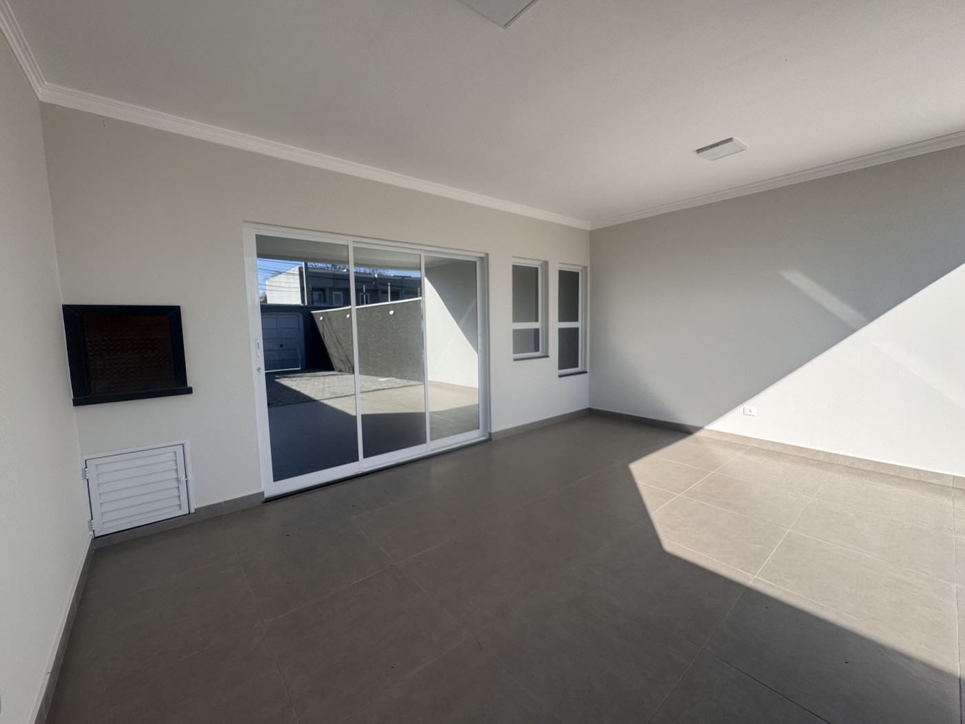 Casa à venda com 3 quartos, 95m² - Foto 4