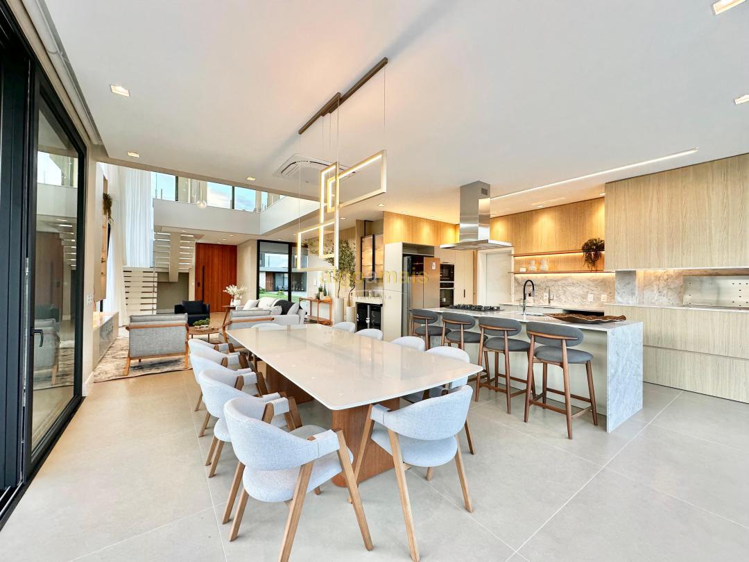 Casa de Condomínio à venda com 5 quartos, 385m² - Foto 6