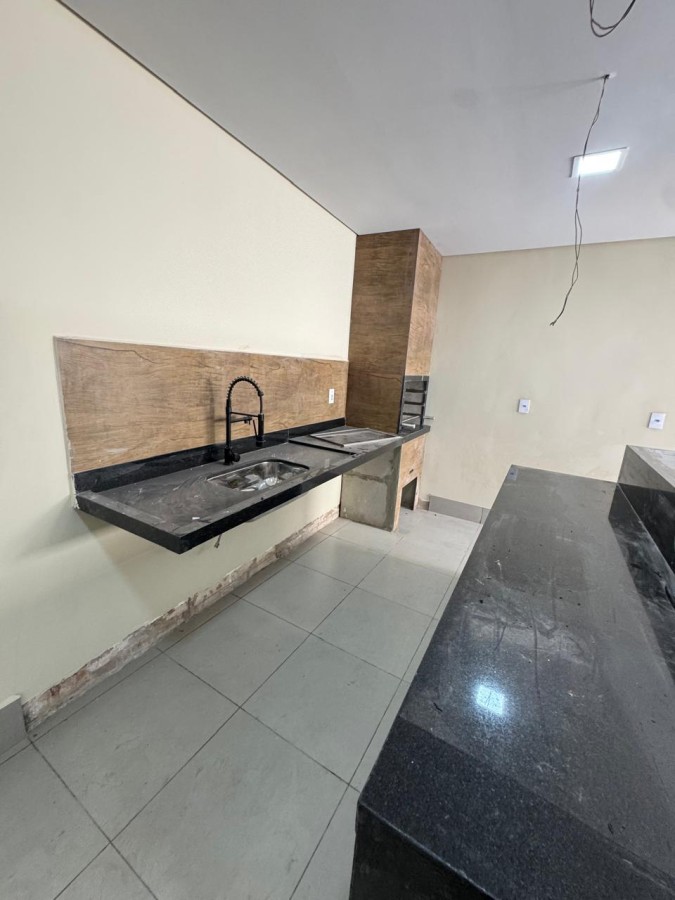 Casa à venda com 3 quartos, 193m² - Foto 3