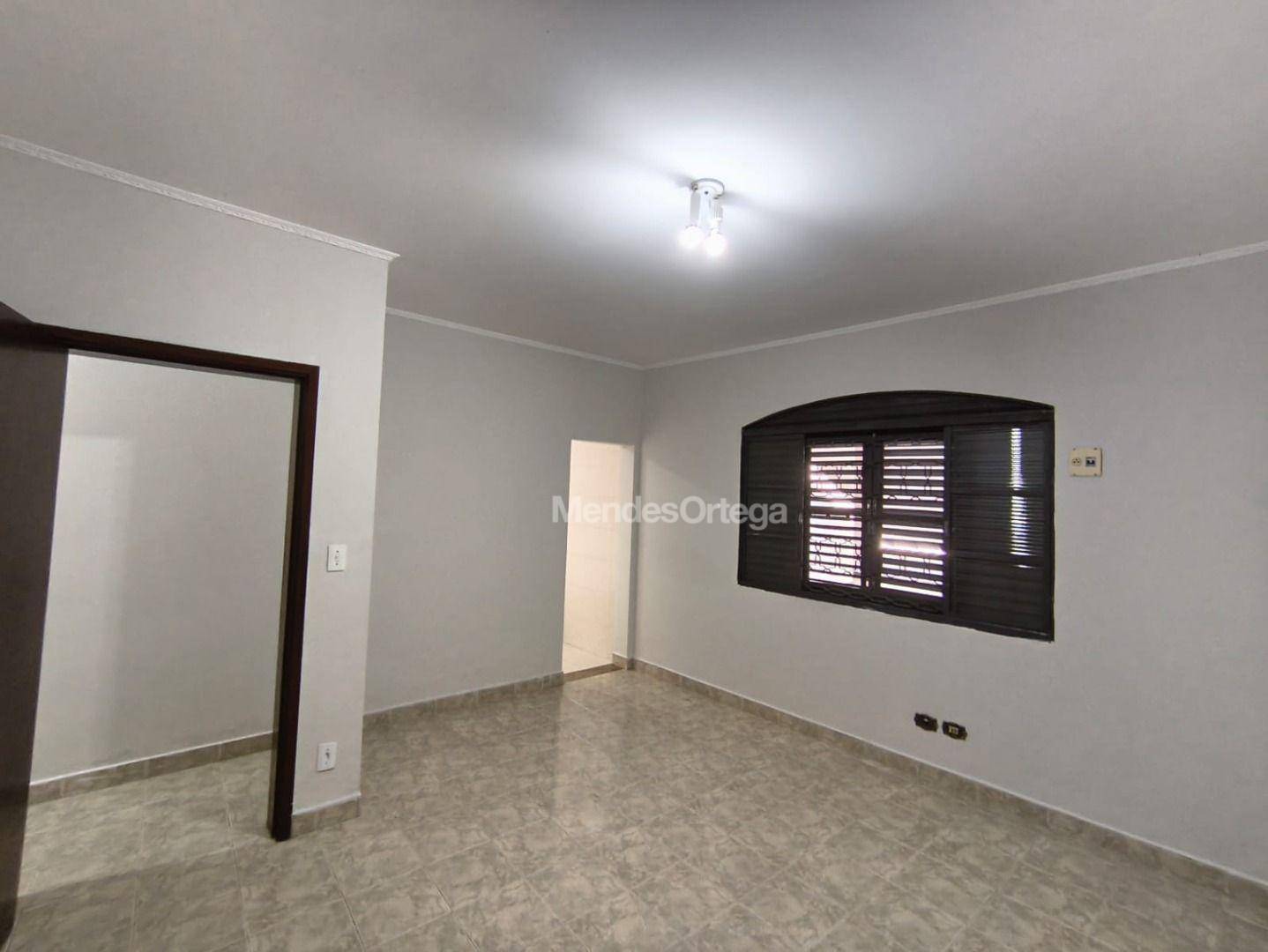 Casa para alugar com 3 quartos, 180m² - Foto 14