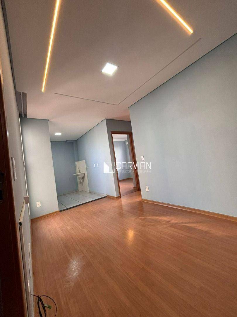 Apartamento à venda com 2 quartos, 42m² - Foto 4