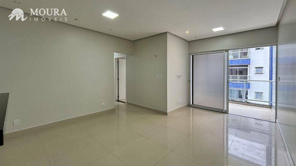 Apartamento à venda com 3 quartos, 78m² - Foto 2