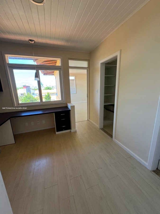 Casa à venda com 4 quartos, 600m² - Foto 15