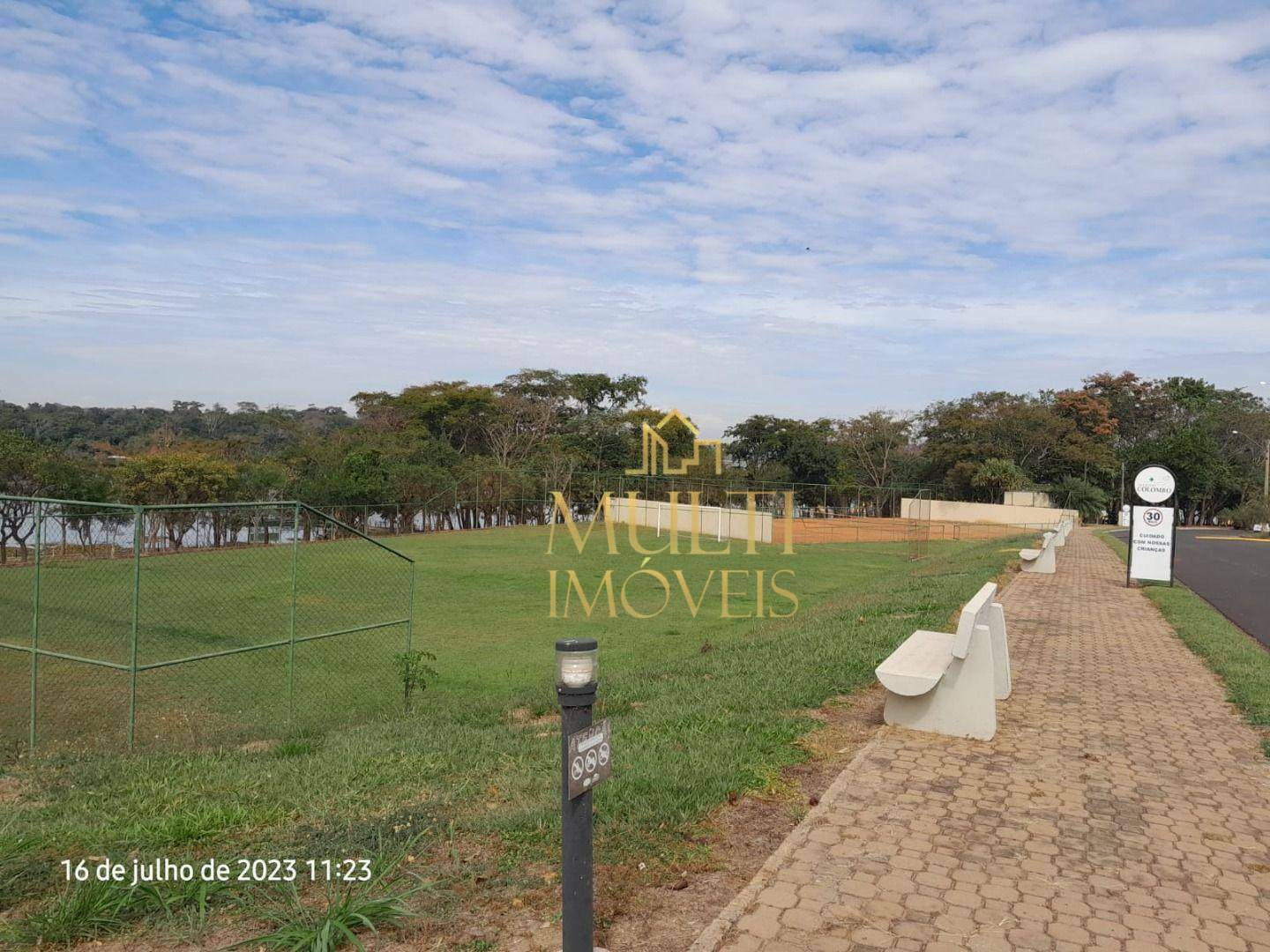 Chácara à venda com 3 quartos, 242m² - Foto 17