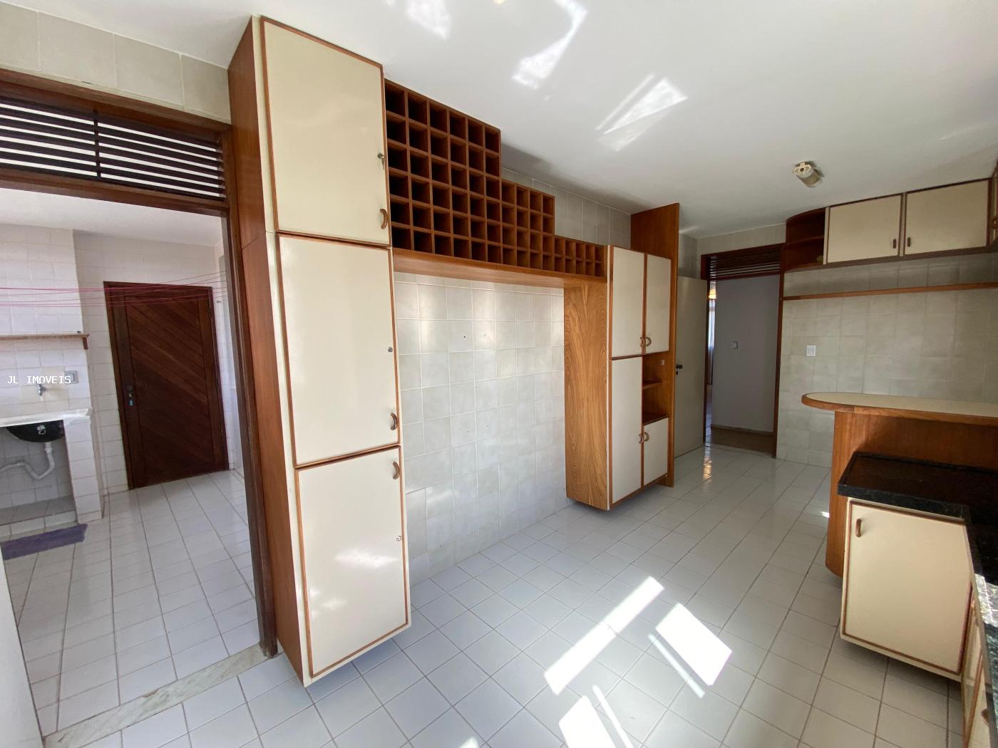 Apartamento à venda com 3 quartos, 187m² - Foto 8