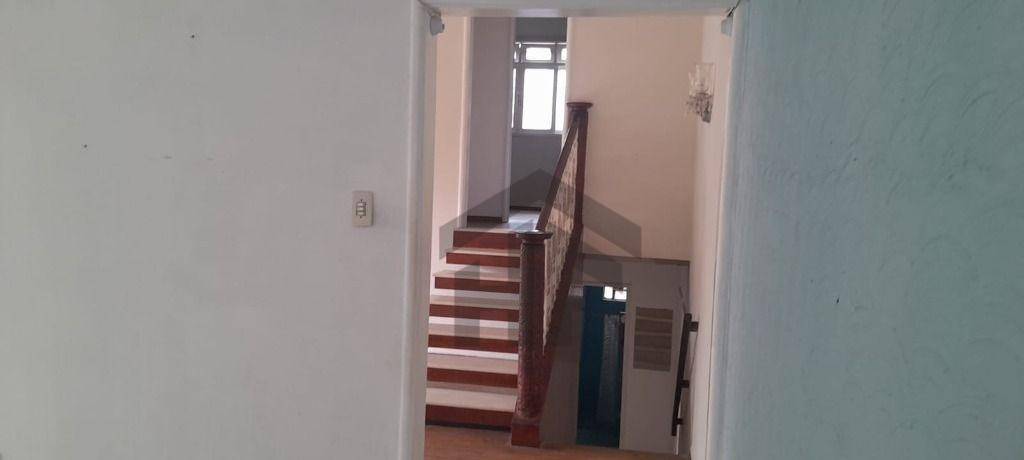 Casa para alugar com 4 quartos, 400m² - Foto 5