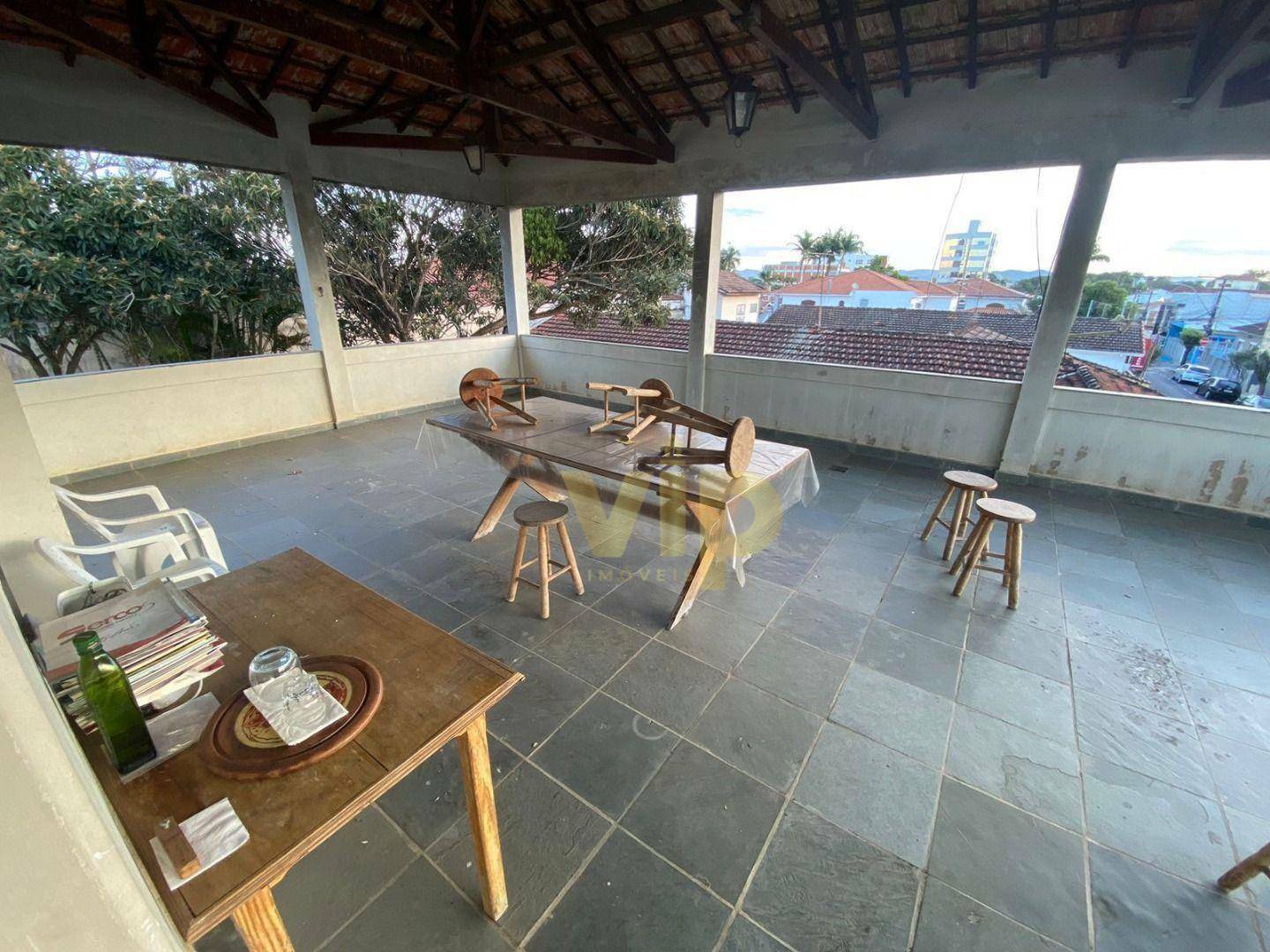 Casa à venda com 4 quartos, 592m² - Foto 11