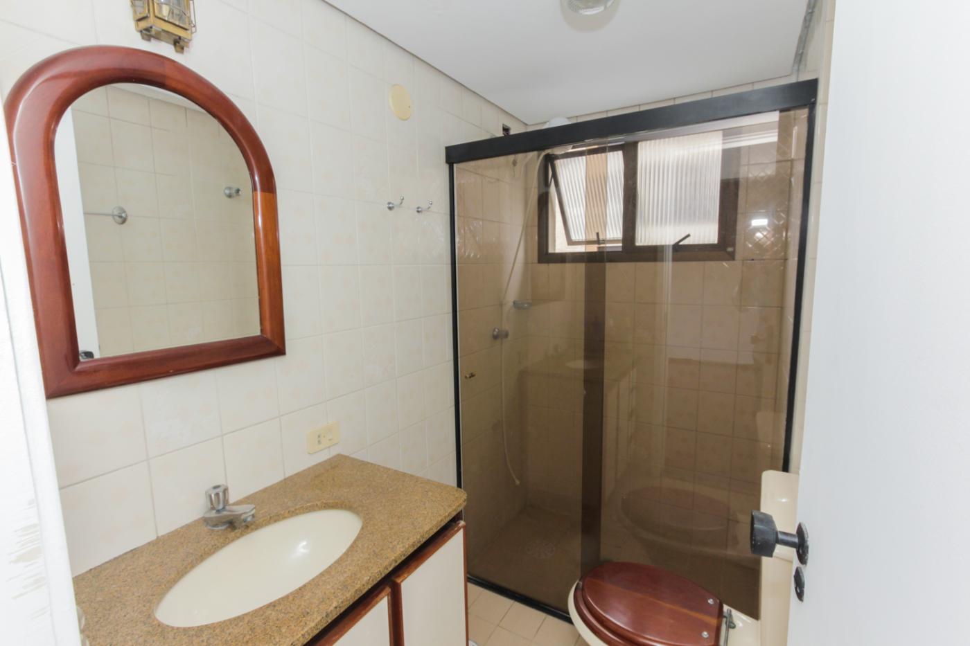 Apartamento para alugar com 2 quartos, 65m² - Foto 11