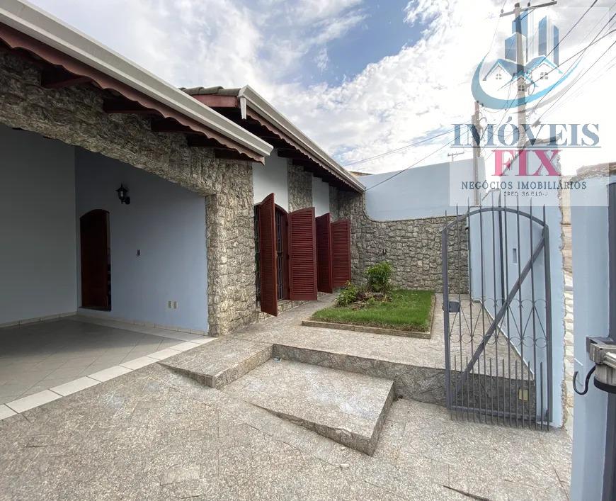 Casa à venda com 5 quartos, 198m² - Foto 2